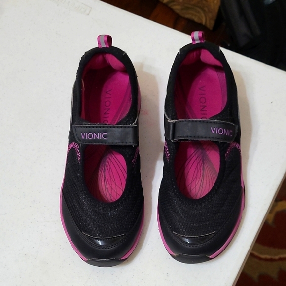 Vionic Shoes - Vionic Sunset Black and Pink Mary Jane Walking Shoes size 7